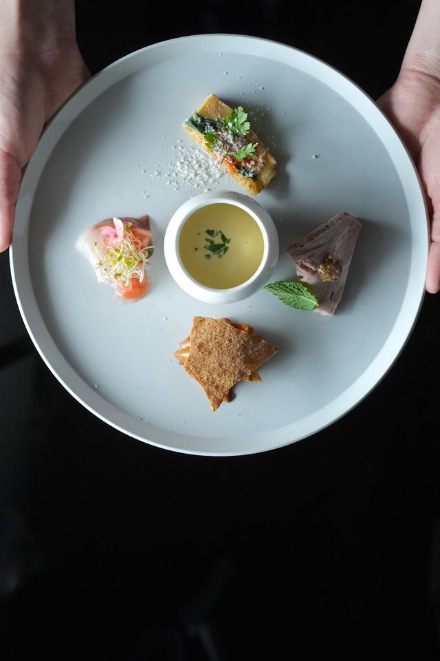 【Una bevanda + menù pranzo a base di pasta】 Assaggio di antipasti, 7 tipi di pasta tra cui scegliere, dessert e altri 3 piatti in totale + bevanda per il brindisi