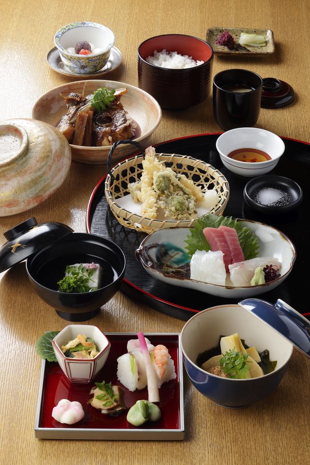 会席料理 若紫 9,900円（税込）