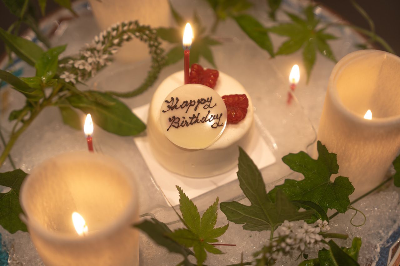 [Option Menu] Anniversary Cake A – Cupcake (1 piece)