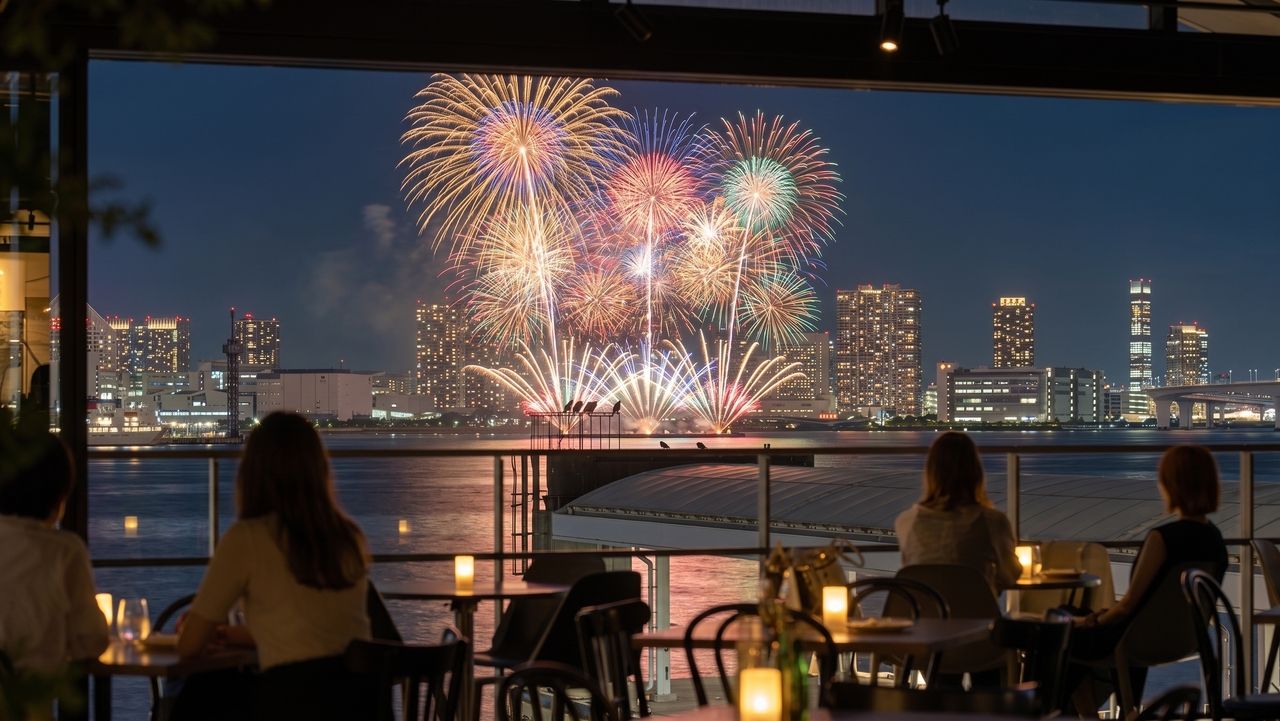 【Premium Terrace Seats】Tokyo Bay Grand Fireworks Festival Special Viewing Plan (includes special buffet & free drinks)