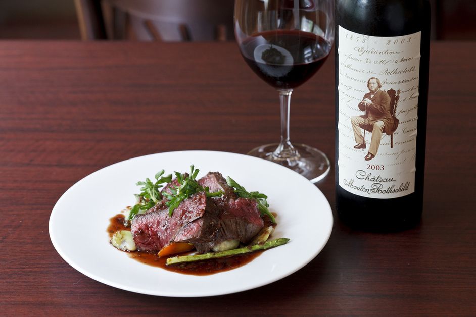 à table（アターブル）