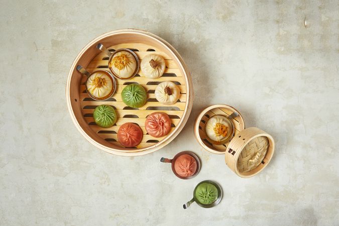小籠包とナチュールワイン　堀江ブルー