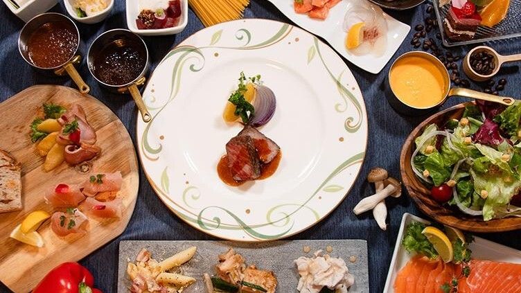 Main Dining Room / Shiga Kogen Prince Hotel