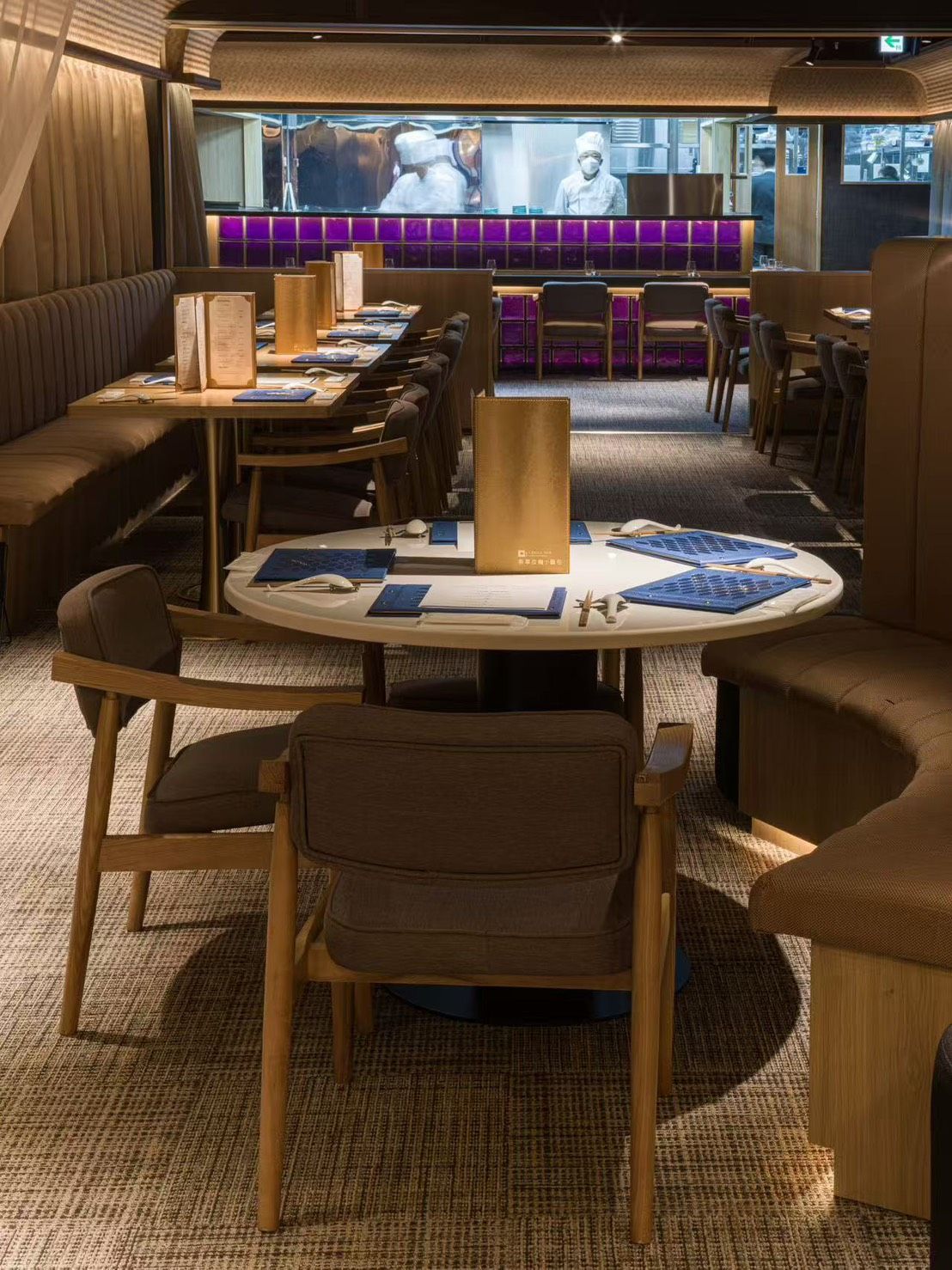 クリスタルジェイド六本木