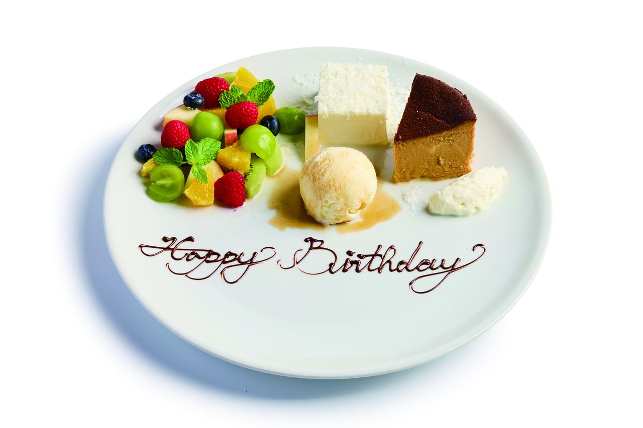 SWEETS &SEASONAL FRUITS PLATE