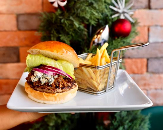 【⭐⭐⭐ Limited Time12/10~12/25⭐⭐⭐】Ho～Ho～Holiday Burger with French Fries