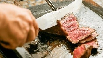 ※4名様より【ハーフ＆ハーフ】国産黒毛和牛と熟成肉のローストビーフコース