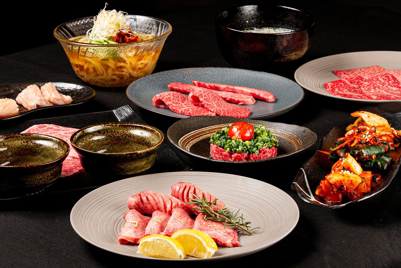 [Standard course (10 dishesin total) + 100 minutes of all-you-can-drink] Plan includes grilled sukiyaki, choice of yukhoe, thick-sliced tongue, thick-sliced skirt steak, WASABI kalbi, lean fillet, lamb, egg-topped rice, and dessert.