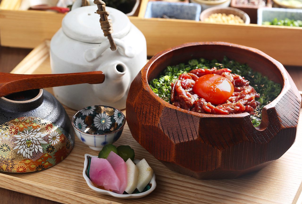 【ランチ】近江牛のユッケ丼ひつまぶし