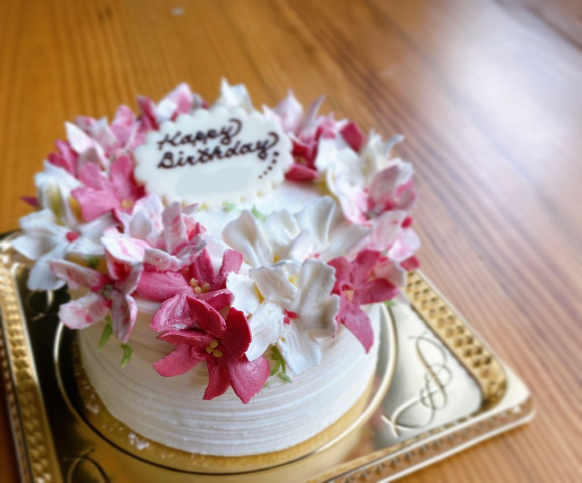 小さめのホールケーキ