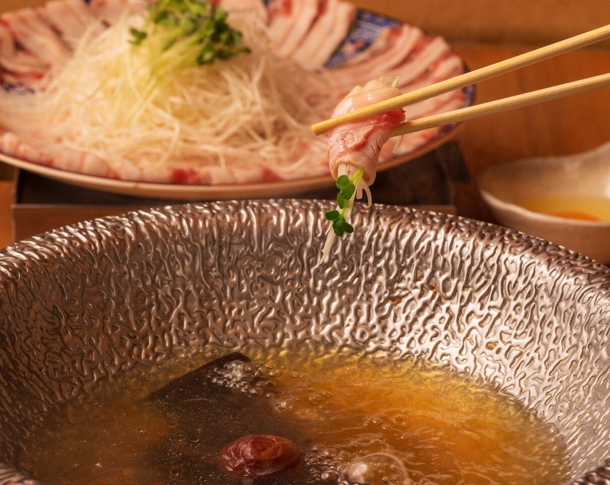 乾杯ドリンク付　国産豚の塩しゃぶしゃぶ×国産牛うま辛しゃぶしゃぶに【90分制】3500円(税込)