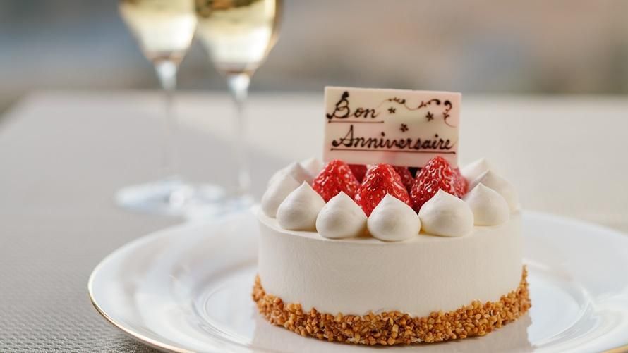 [Strawberry Shortcake] No. 3 Heart Shape (Diameter 9cm/Serves approximately 2 people)