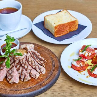 【Weekend Lunch】“Lunch course” 選べる前菜とメインディッシュ×カフェ