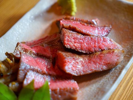 ■■ 日南鰹と伝統的もも焼きセット ■■今なら宮崎牛炭焼きをメニューイン！