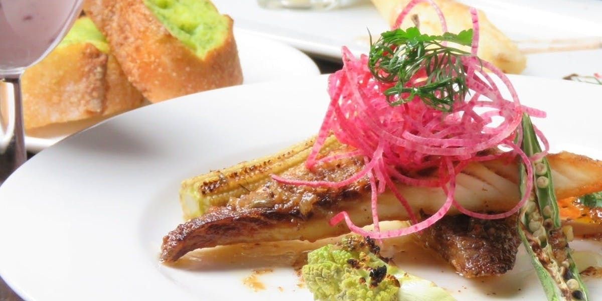 《Lunch》Choose your main dish including plenty of carefully selected vegetables! 5-dish lunch with dessert included♪