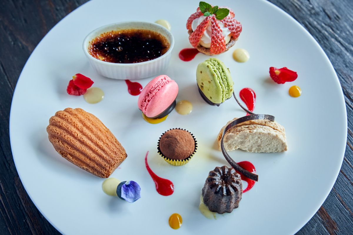 ミニャルディーズ(小菓子)セット  パティシエおまかせ8種 2,200円