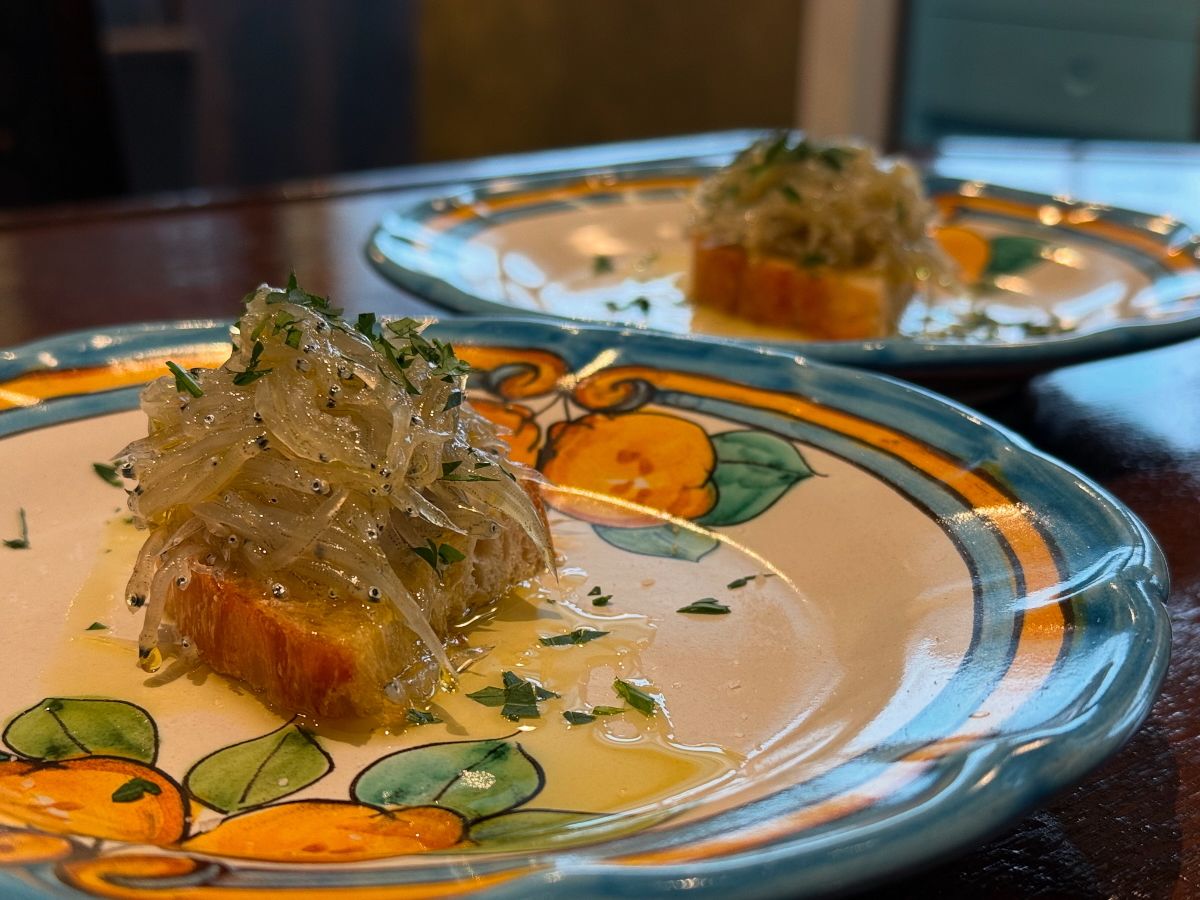 Bruschetta aux appâts blancs crus de Suruga Bay (2 pièces) *Quantité limitée