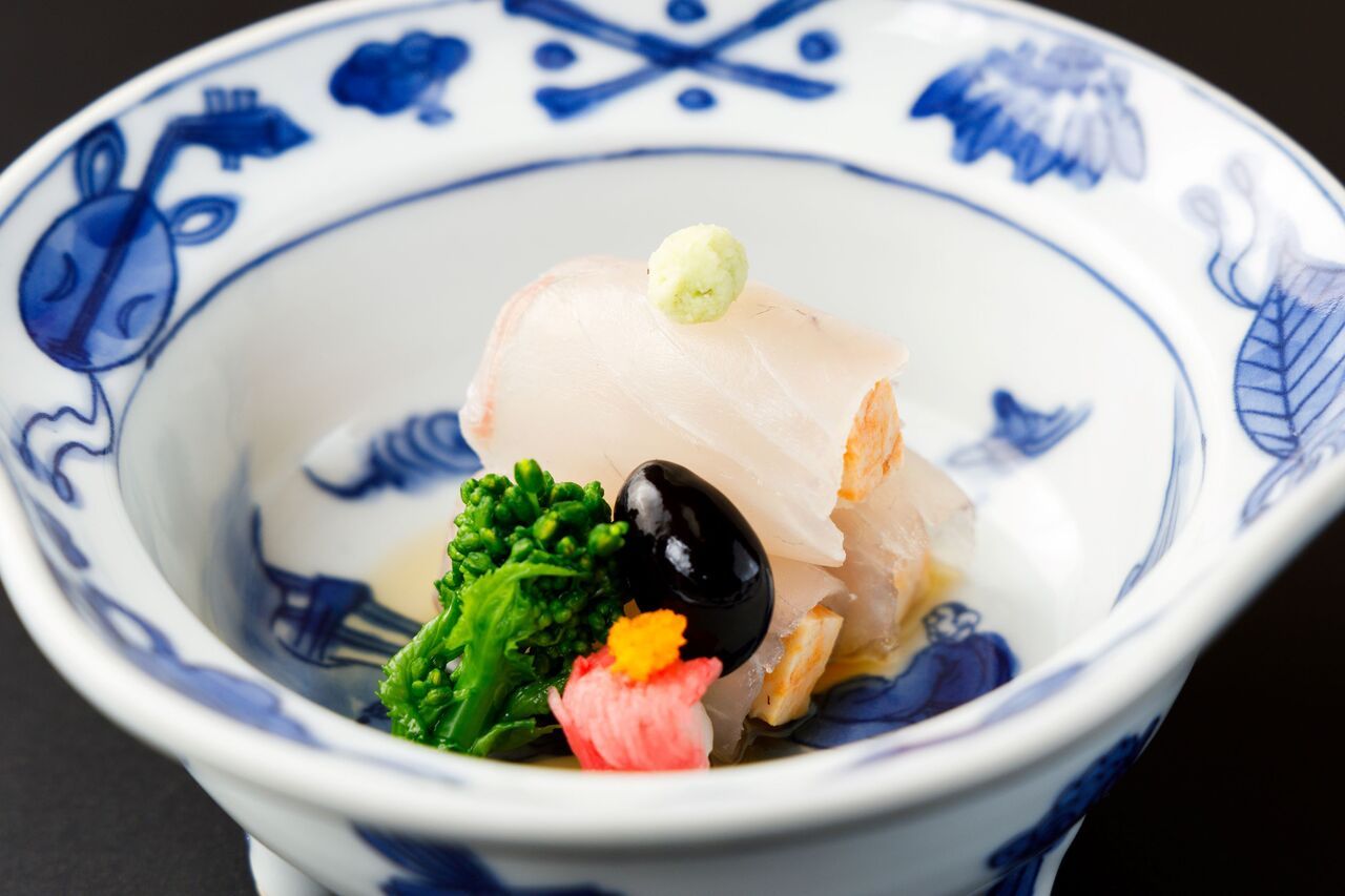 Authentic soy sauce-based monkfish hotpot course B