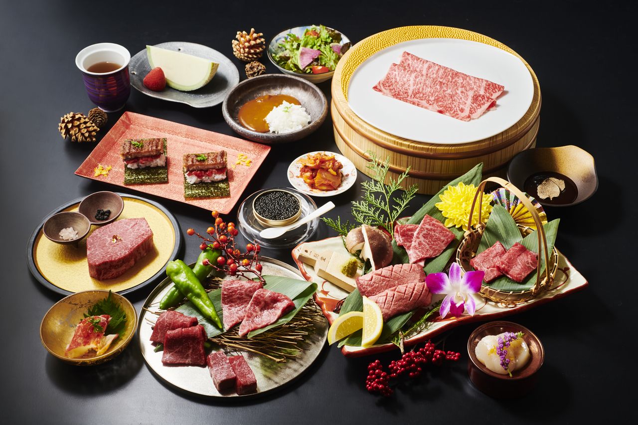 月コース 〜TSUKI course〜 (Kobe beef and Shiraoi beef tasting comparison course)