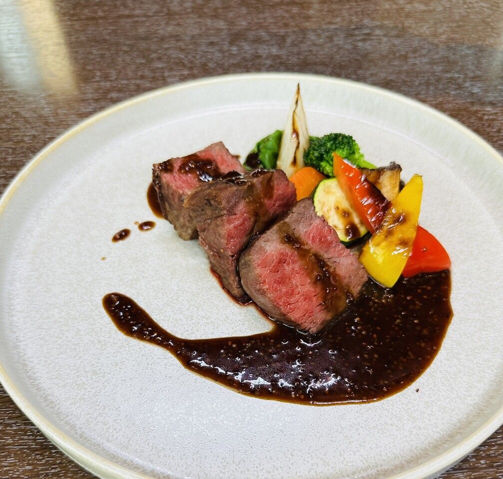 【3月限定】和牛ランプのステーキ～粒マスタードソース～