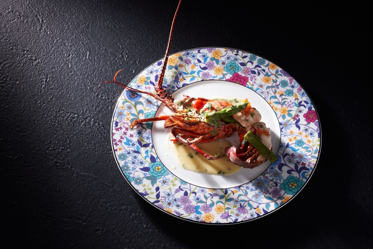 【ランチ】オマール海老と指定牧場の新潟県産牛のフルコース