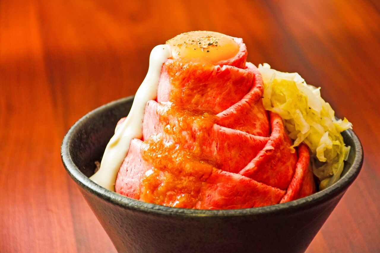 Roast beef bowl set meal (medium size)