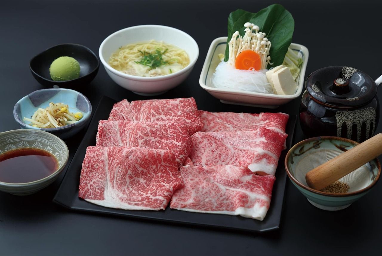 [Official Lowest Price Guarantee] [High-Quality Beef Tasting Course] "A5 Rank Kobe Beef and Matsusaka Beef Tasting Course" includes appetizer, 200g total of Kobe Beef and Matsusaka Beef, vegetables, wonton noodles, one drink, and dessert! ¥9,500 ⇒ ¥7,000