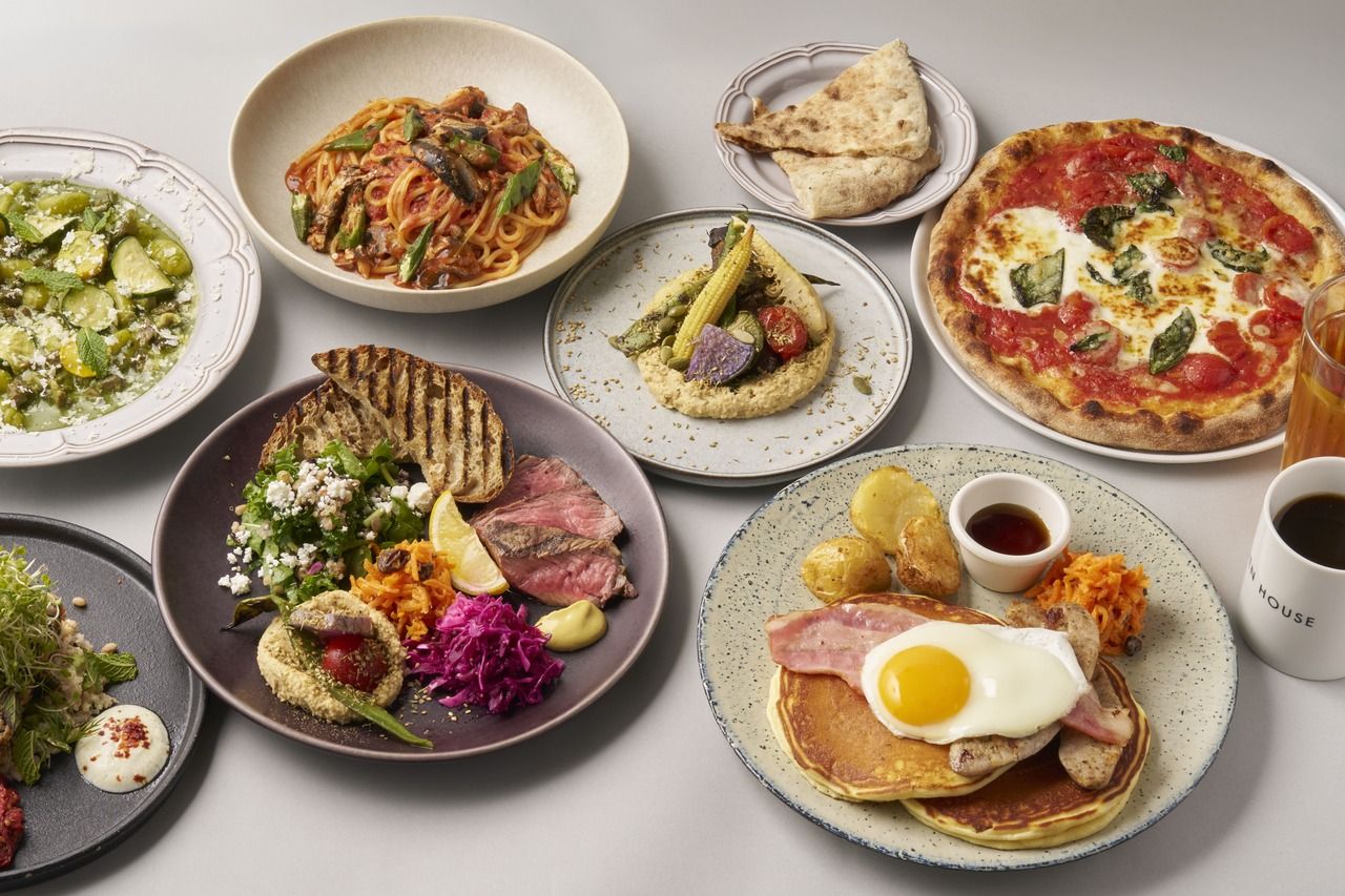 【CASUAL LUNCH】Weekday-only — Café Included! Choose Your Main & Dessert