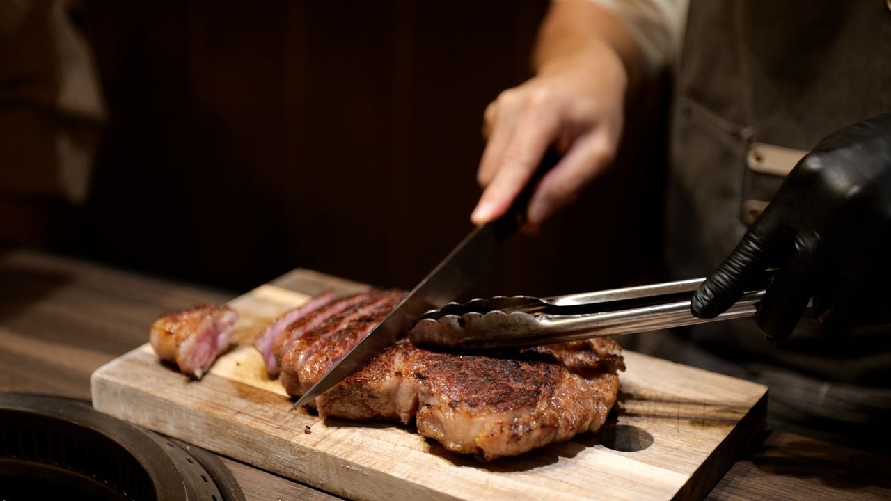 Top quality Wagyu beef thick cut sirloin steak (1 pound)