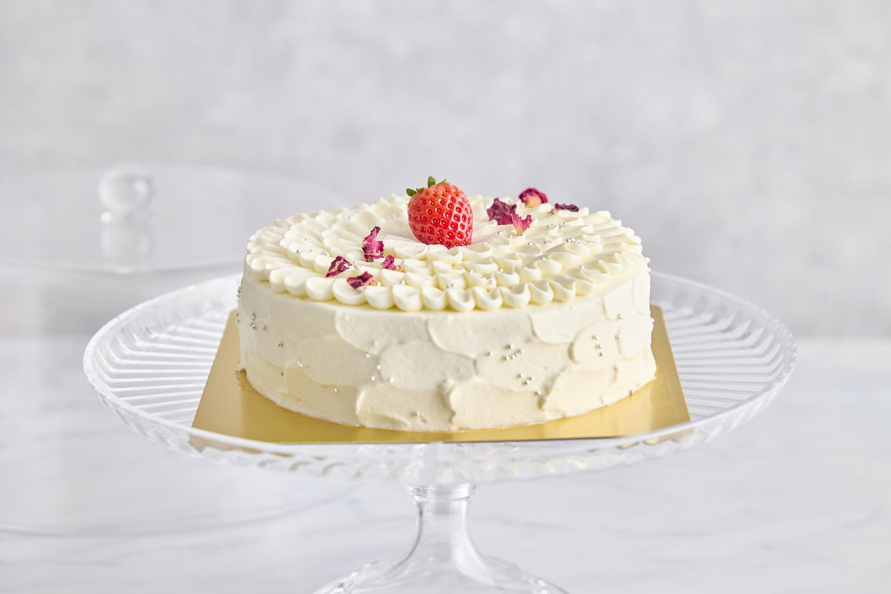 Rose and strawberry shortcake size 6