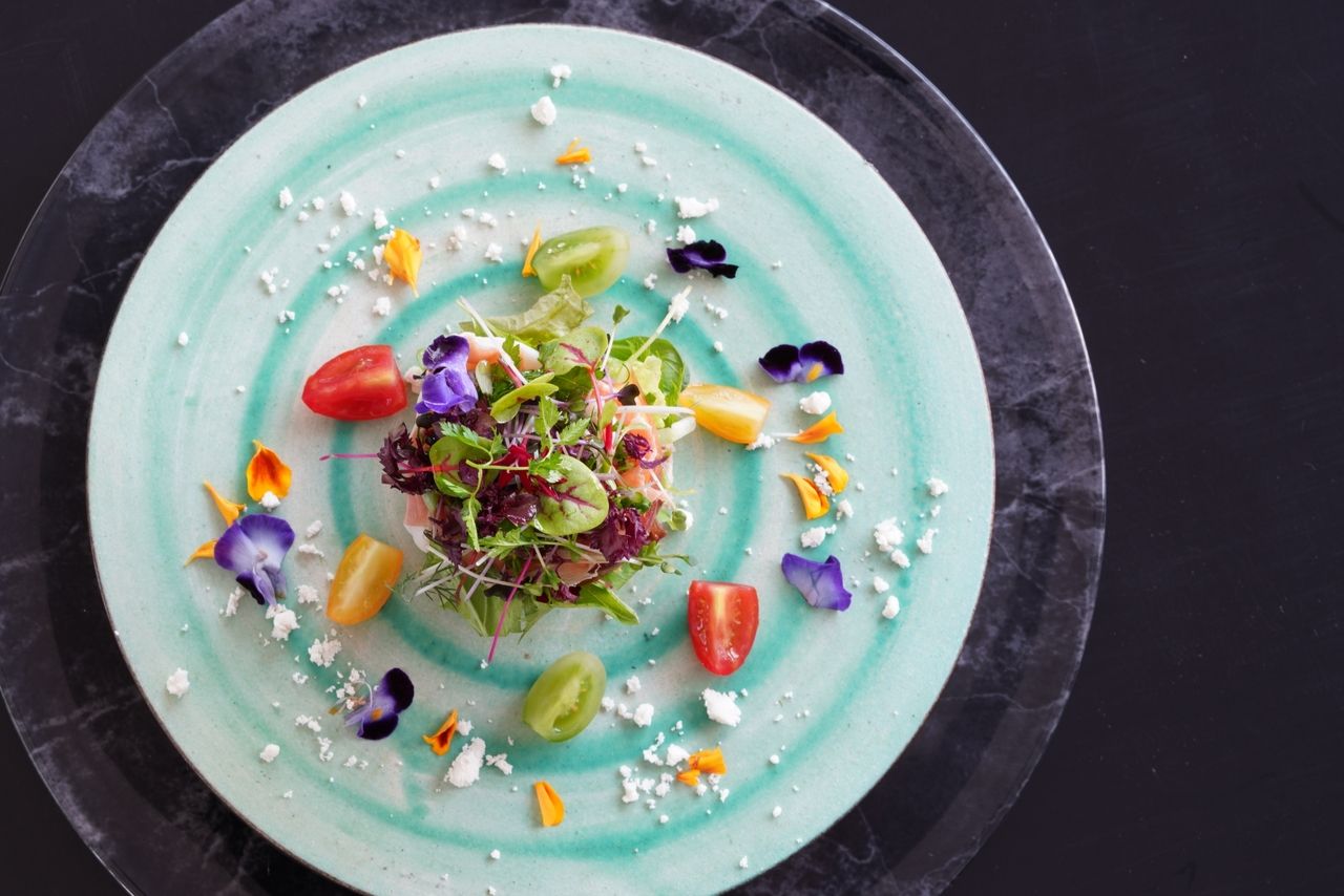 Seasonal course 6 dishes + sparkling wine