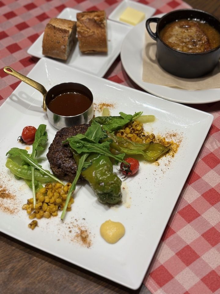 [Conjunto de almuerzo: Aperitivo] Elección de aperitivo + elección de plato principal + pan + café