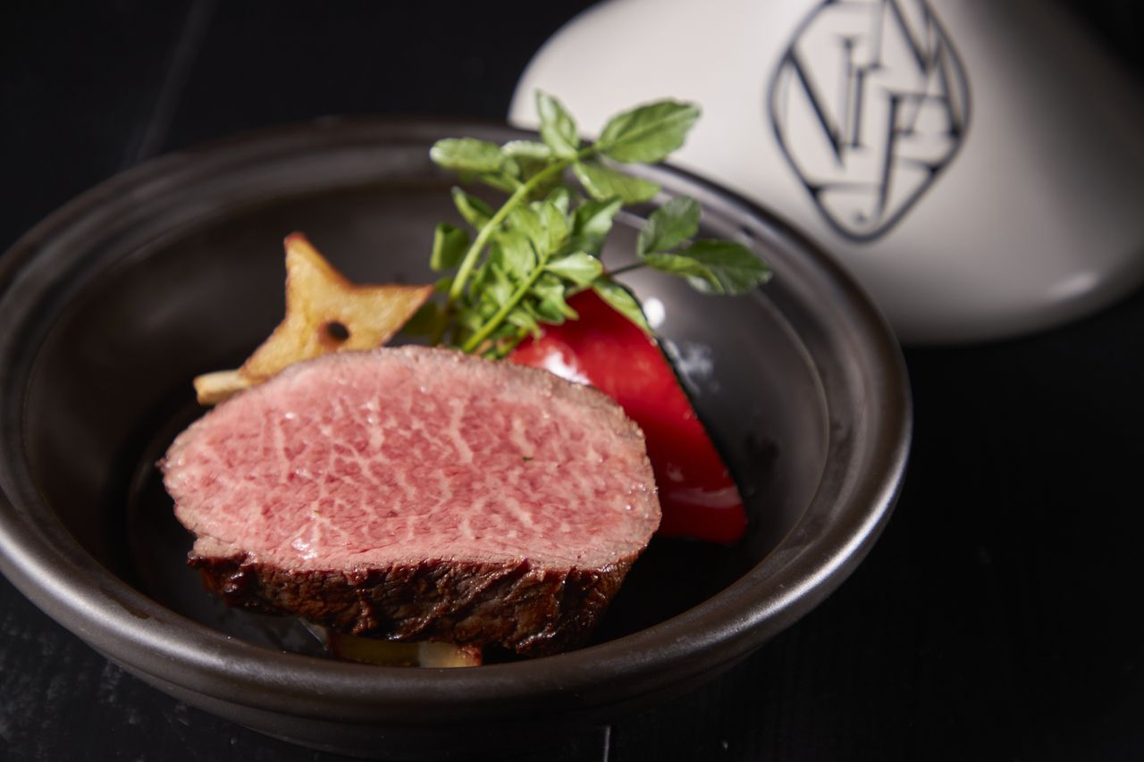 Giraiya Omi-Sawai Beef Sirloin Steak 150g Course