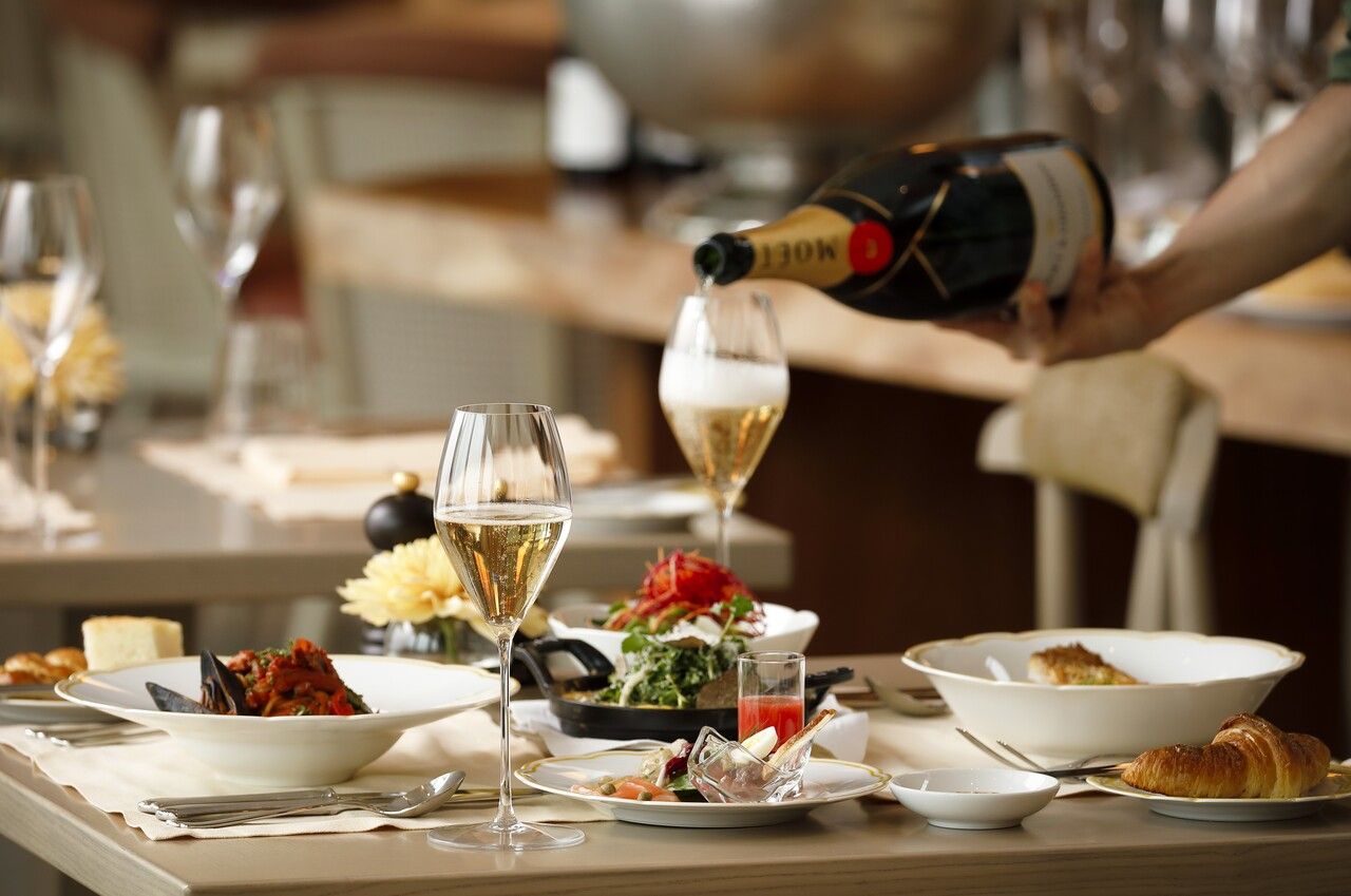 ジョリー サンデーブランチ／シャンパンフリーフロー