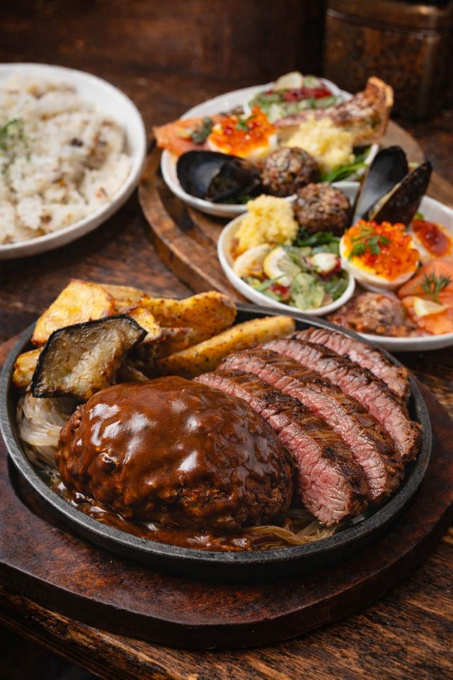 Enjoy both! 150g Kobe A5 Rank Steak + Hamburg Steak Dinner with luxurious appetizer tapas
