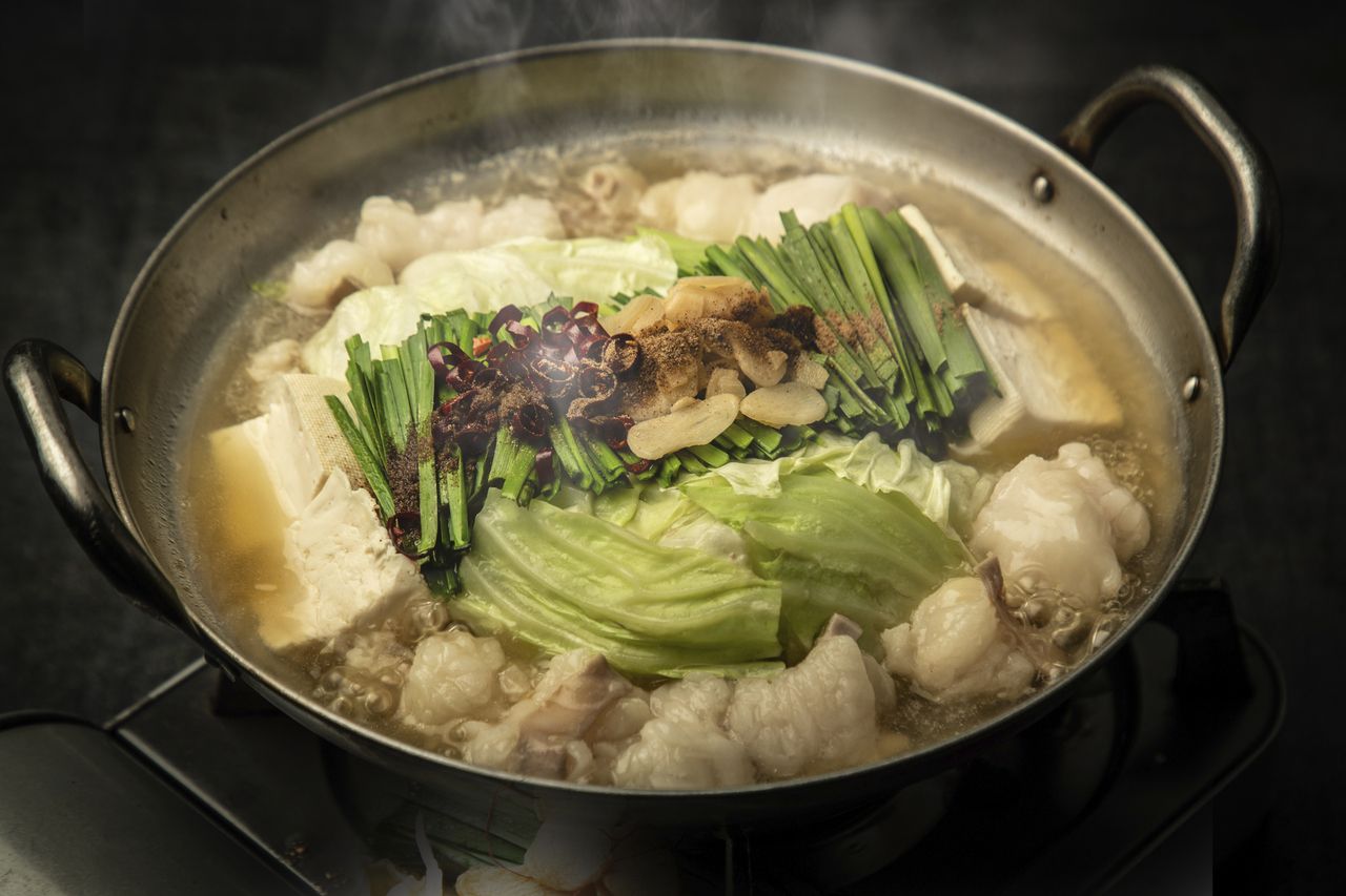 ◆ちょい飲み・0次会・2次会に◆福岡名物牛もつ鍋や鉄板焼き餃子など全7品　黒太鼓コース『90分飲放題付き』4,000円（税込）