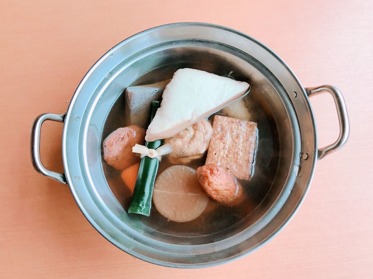 One serving — an oden hot pot with approximately 6–8 items. ¥2,750