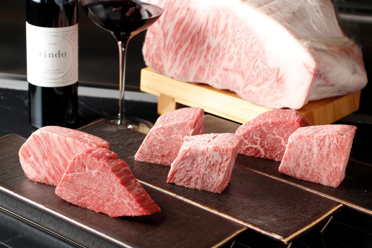 【仅限午餐】黑毛和牛西冷牛排小套餐 + 任选一种饮料