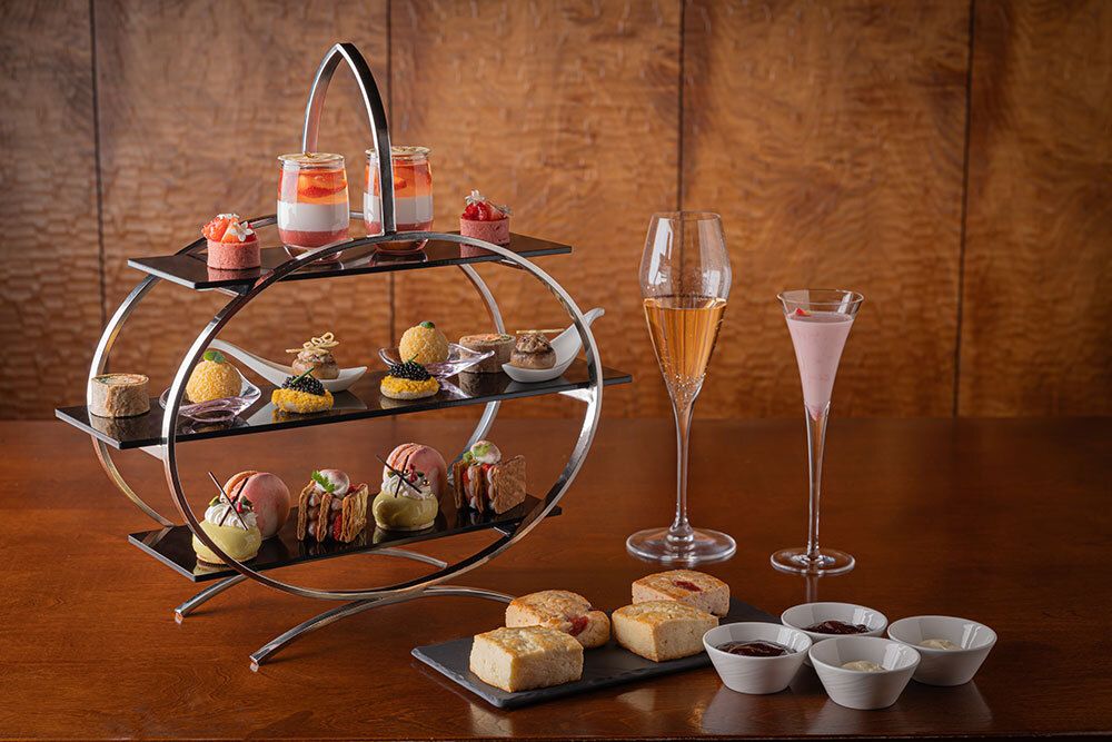 ＜weekend＞adee Seasonal Afternoon Tea & Live Music with a Glass of Champagne