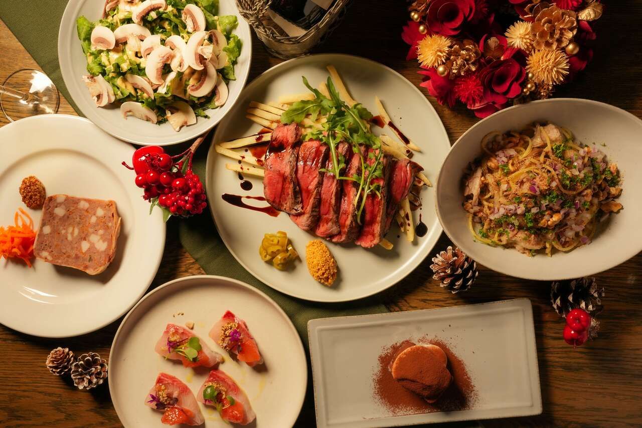 【Xmas限定ハイテーブルコース／12月24日 1945～2145】スパークリング付き！炭火グリルなど全6品！5,800円