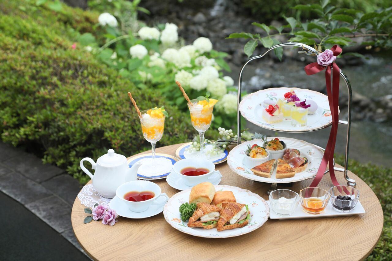 Winter Afternoon Tea ～冬のアフタヌーンティーセット～　☆紅茶・ジュース・モクテルなど2時間フリードリンク☆