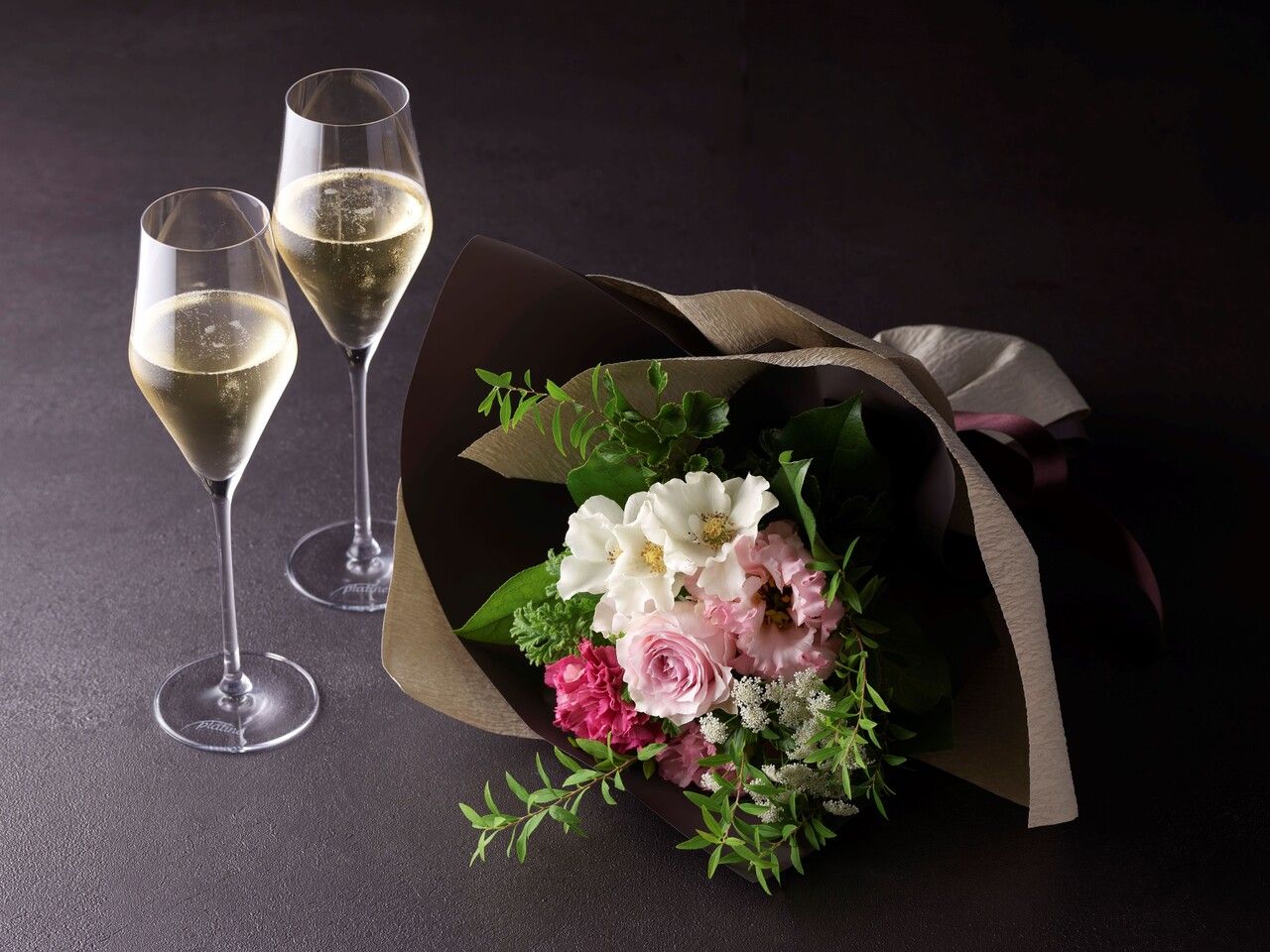 Strawberry Shortcake + Choice of Toast Drink + Bouquet