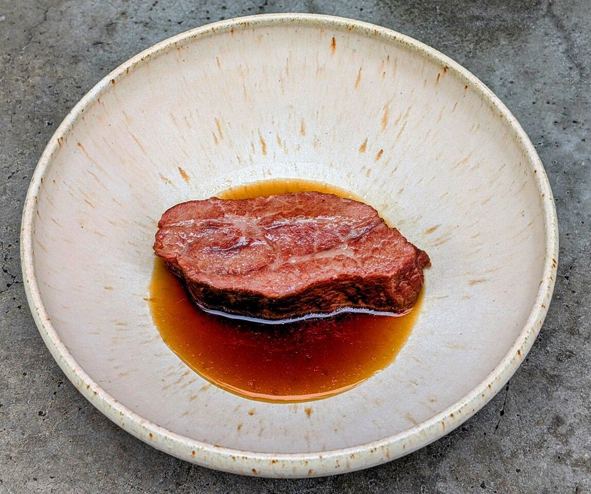 【東京最高の名物料理レストランウィーク2026】黒毛和牛ホホ肉 焼き野菜のエッセンス