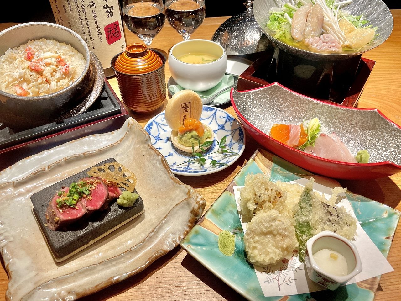 Limited to January and February [Luxury Hokkaido Course] "Hokkaido Pufferfish & Cod Milt Hot Pot", "Shihoro Black Beef Stone-Grilled Steak", "Hokkaido King Crab Rice" 5,454 yen (excluding tax)
