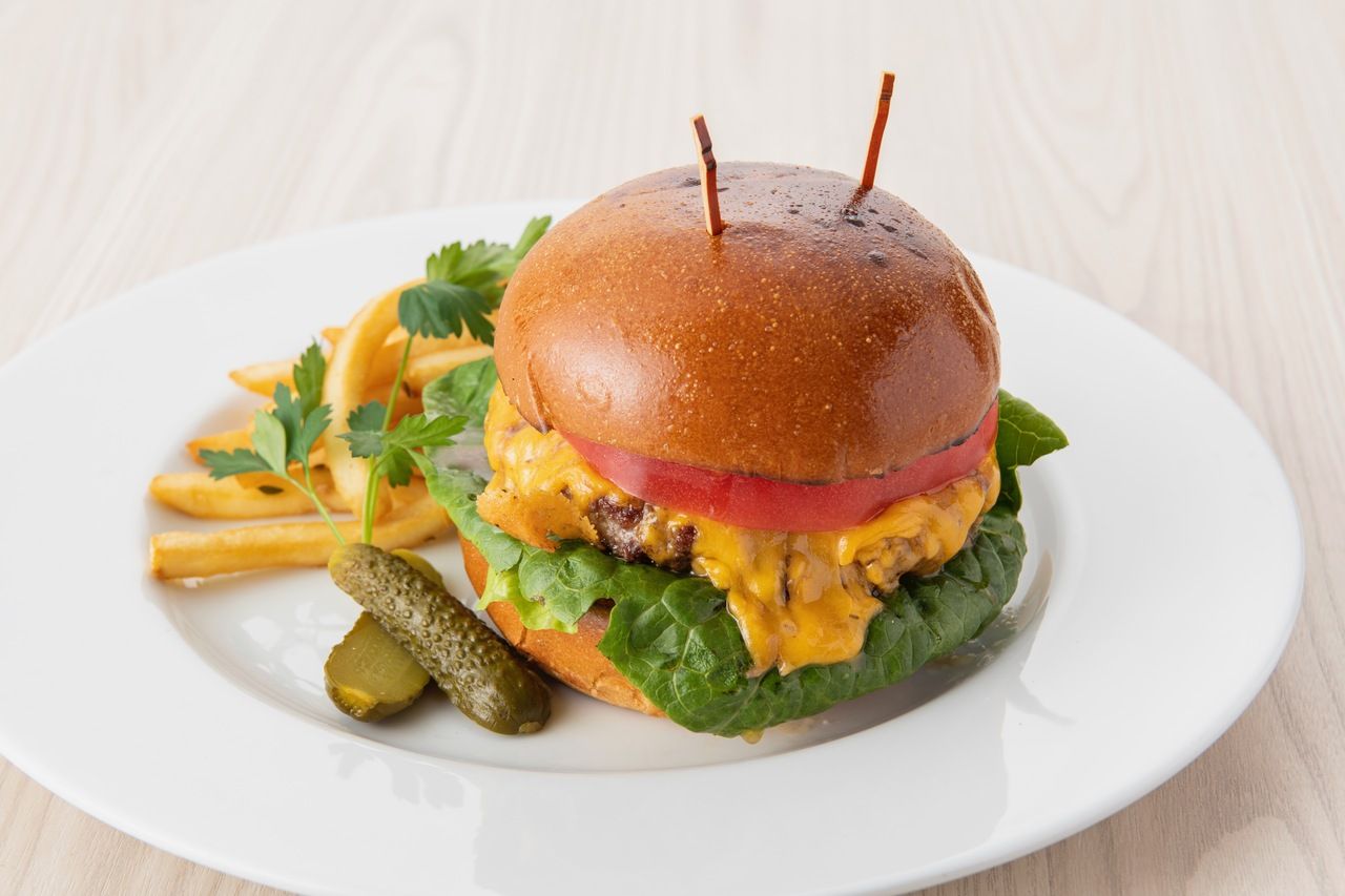 AVOCADO CHEESE BURGER