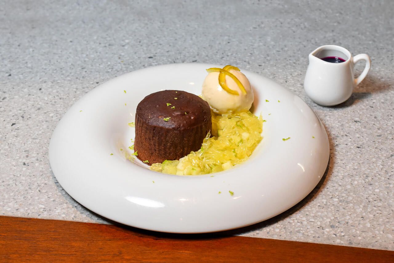 Dessert A (Chocolate soufflé -pear-)