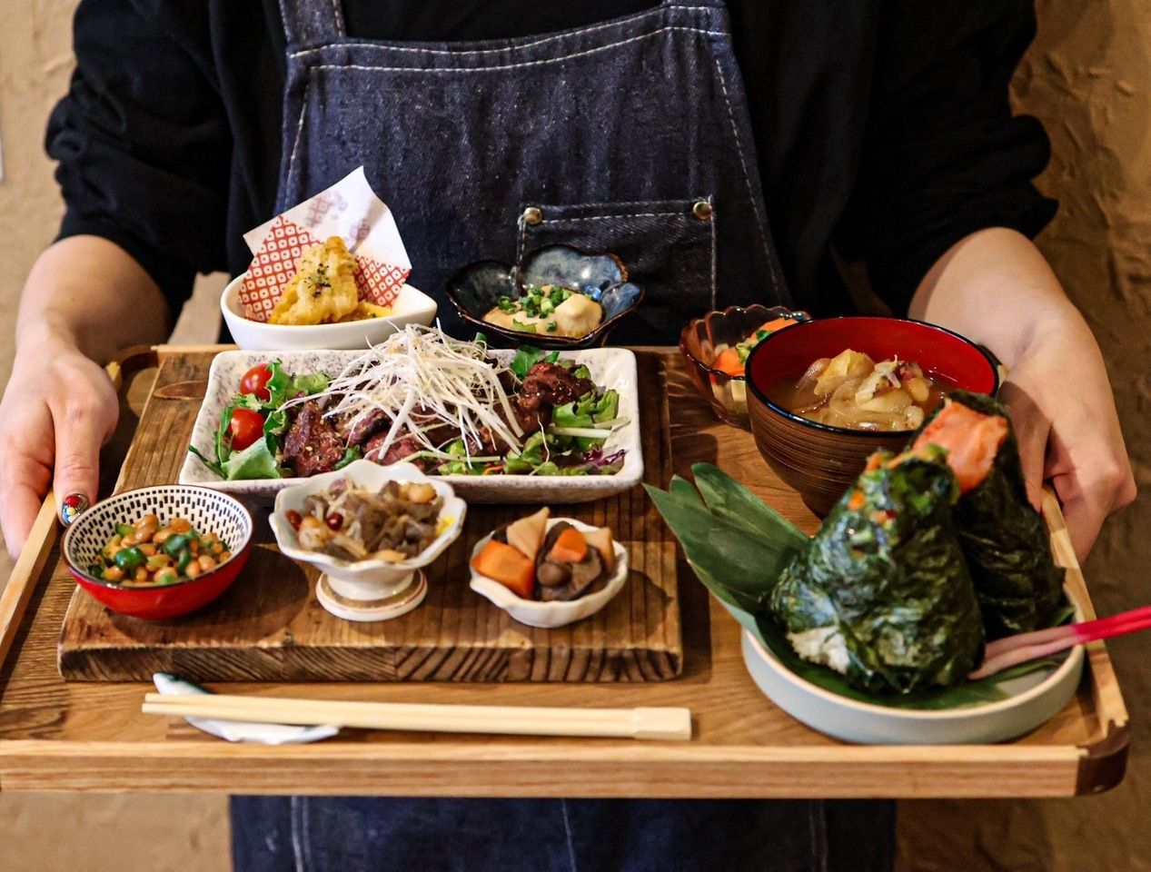 【昼食】日替わりメイン御膳デザート（豆乳プリン）セット 2500円（税込）