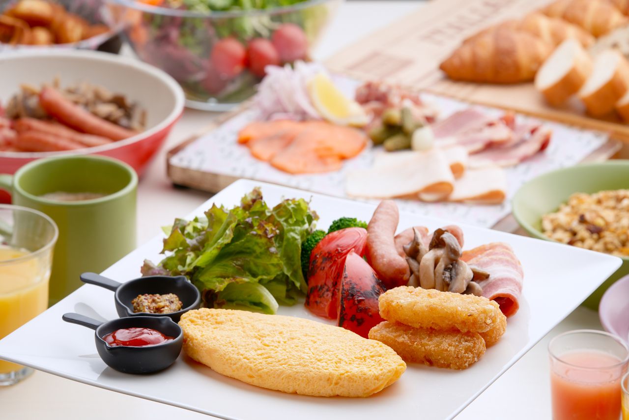 Breakfast buffet (for adults)