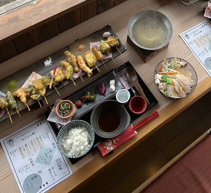 Small sea bream shabu-shabu hotpot and 16-color tempura set. Available from February 1, 2026.