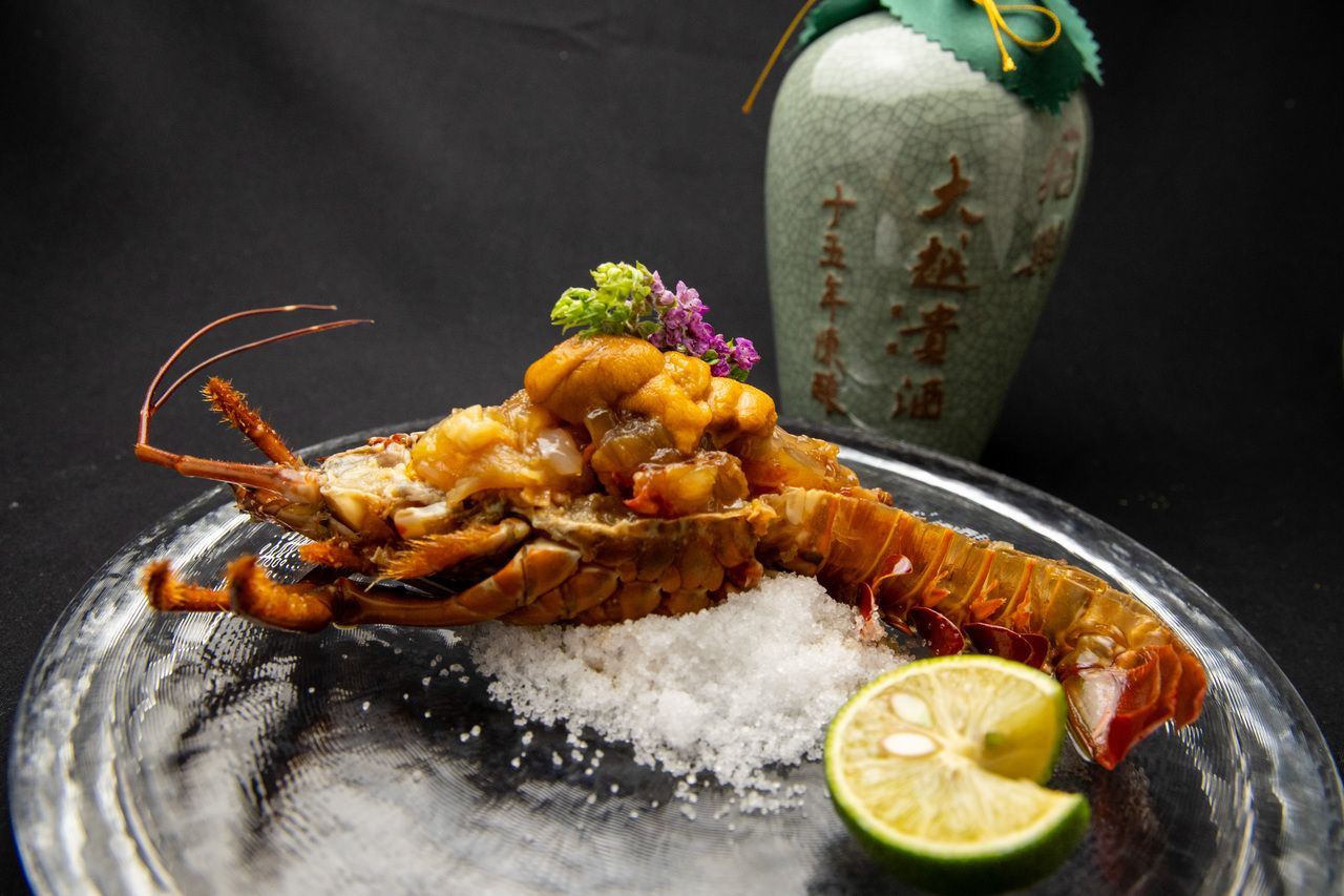 毛鹿鮫と伊勢海老のコース（４月〜５月）